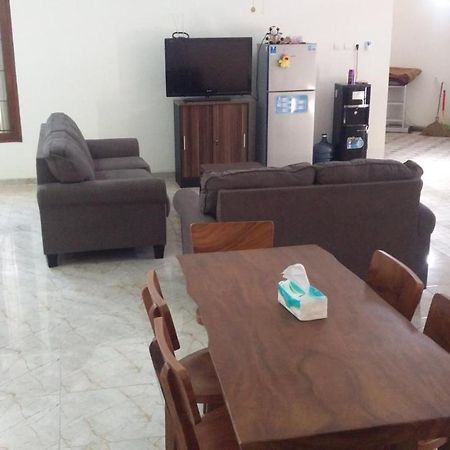 Zg Homestay Solo Sumber  Exterior photo