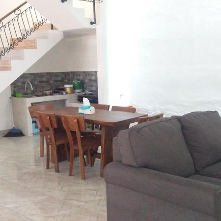 Zg Homestay Solo Sumber  Exterior photo