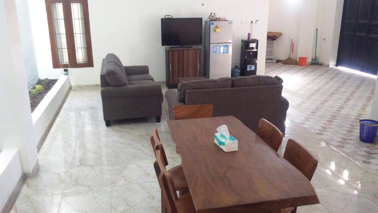 Zg Homestay Solo Sumber  Exterior photo