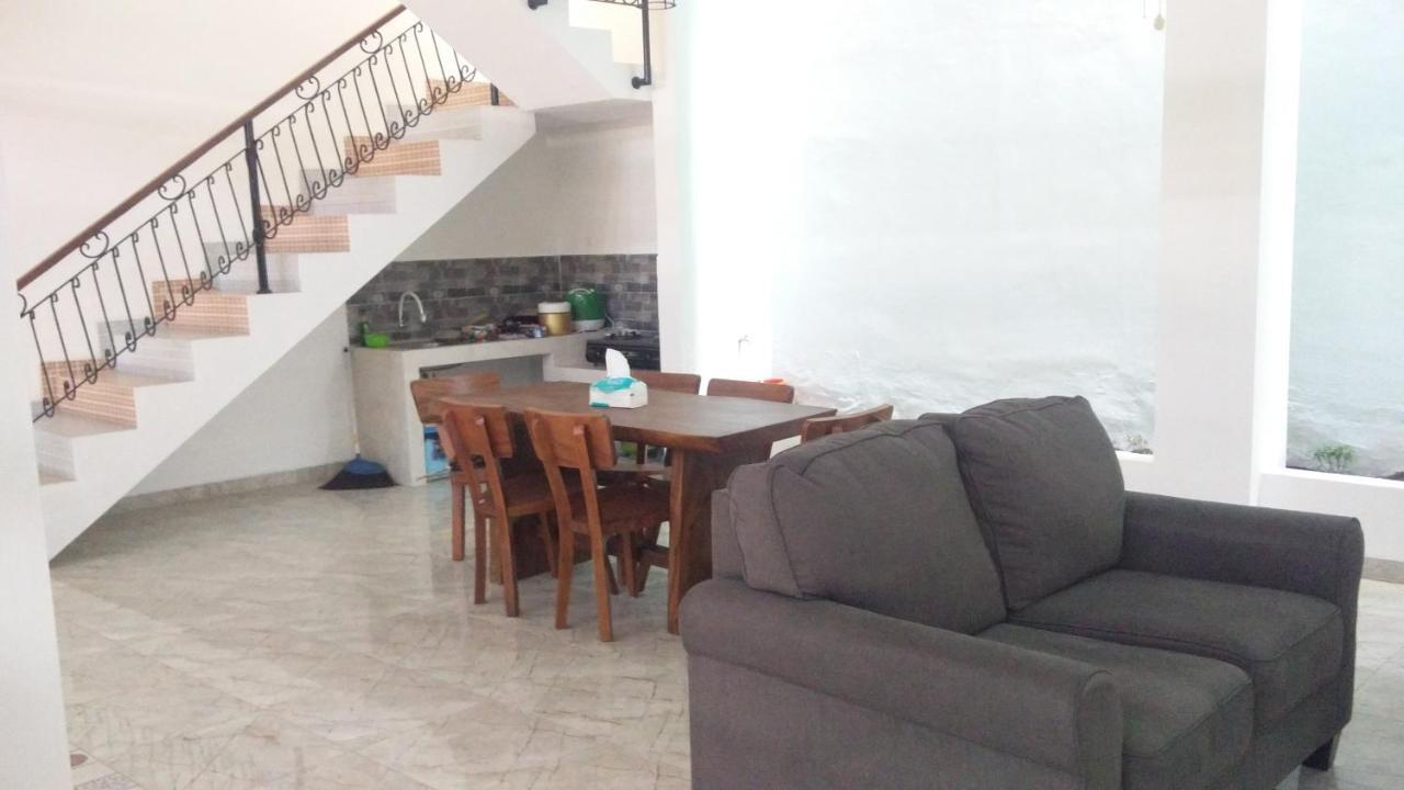 Zg Homestay Solo Sumber  Exterior photo